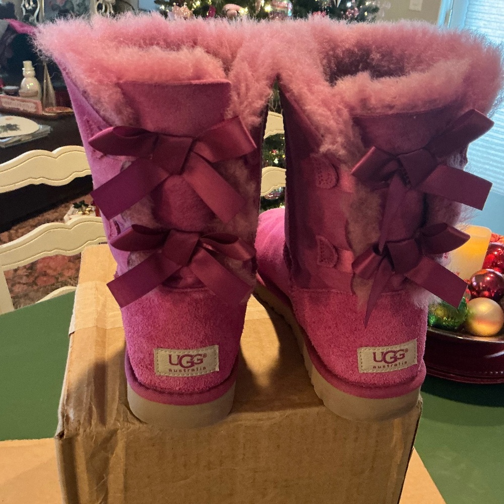 NEW UGG Australia Bailey Bow II Boots Satin Bows Paz Pink sz 7